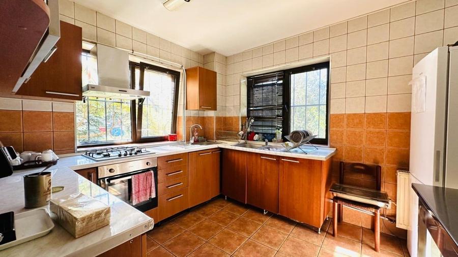 REV2004365 Vila cu mansarda 9 camere Buftea - 10