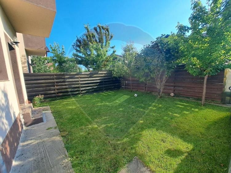 Casă cu 4 camere + curte - Irish Villa Domnesti - 1