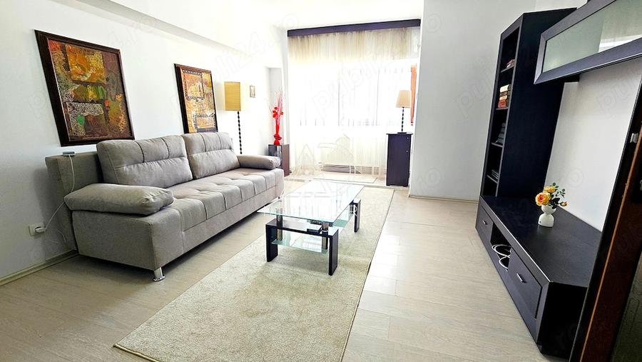 Apartament cu 3 camere decomandat în Central