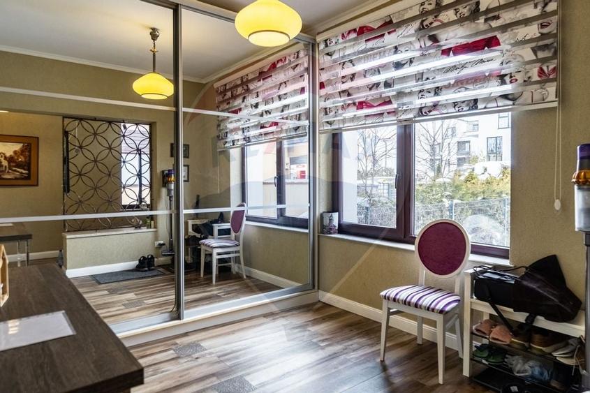 Casă spațioasă 350 mp utili, Teren 650 mp, Garaj subteran, Tractorul - 7