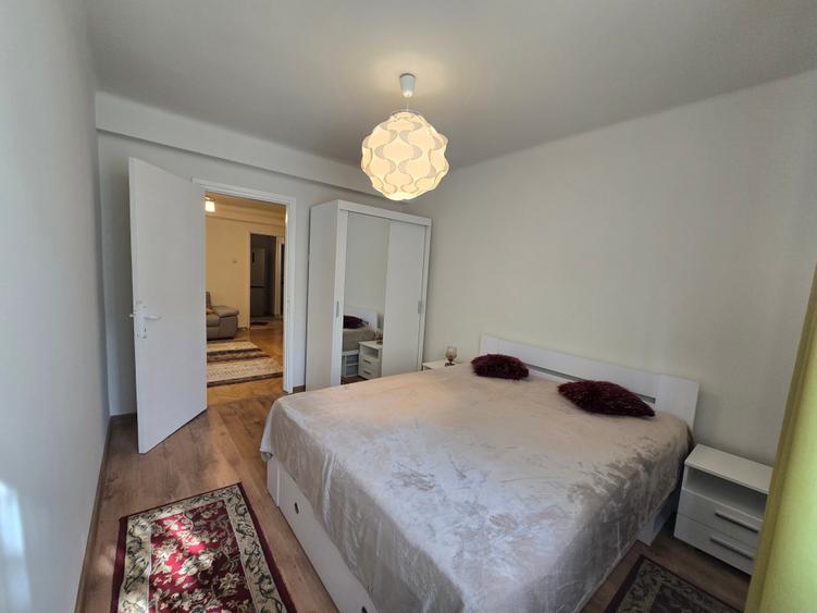 Apartament cu trei camere, renovat langa parcul Rozelor - 1