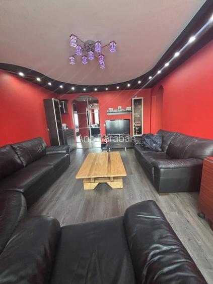 Apartament 4 camere de vanzare zona Meda