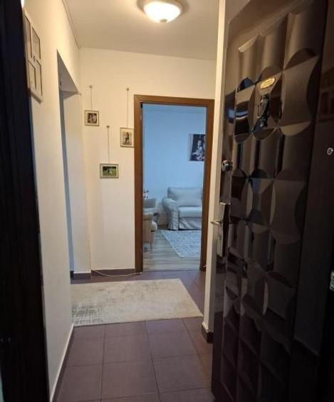 TOMIS 3, APARTAMENT 3 CAMERE, MOBILAT-UTILAT, CENTRALA GAZE,ETAJ 2 DIN 4 - 5