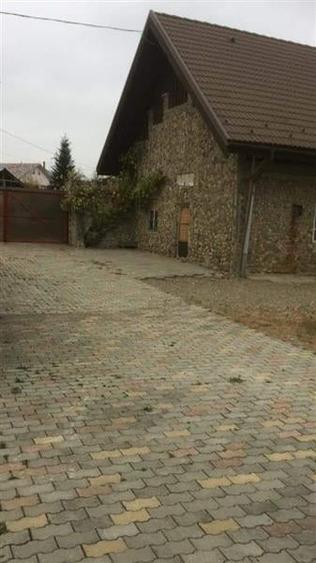 CLADIRI + 1 HA TEREN DE VANZARE PENTRU DEZVOLTARE BUSSINES - CAZARI, AGREMENT, A - 10