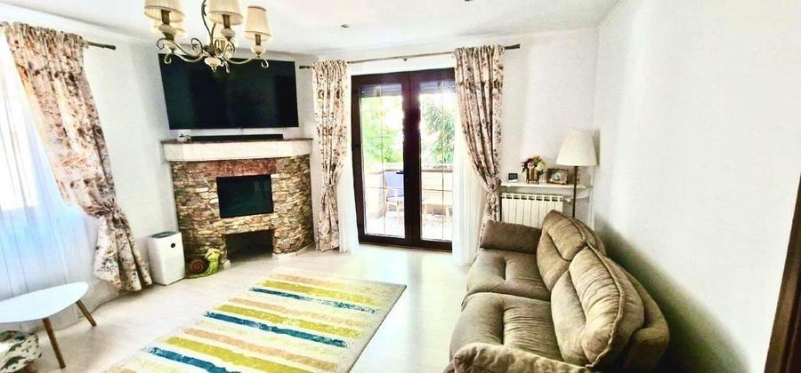 Vila deosebita aproape de Gara de Nord,construita in 1997,renovata 2020,8 camere - 2