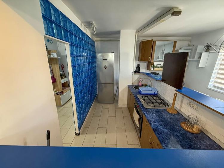 Apartament cu 2 camere decomandat, mobilat în Faleza Nord