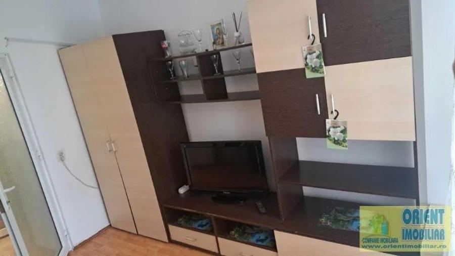 Apartament cu 1 camere semidecomandat în CET - 6