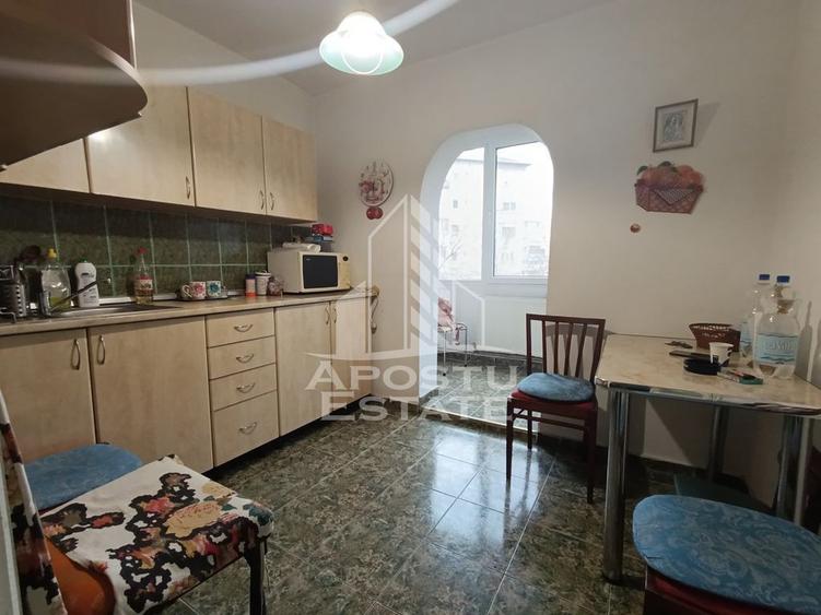 Apartament 3 camere decomandat, centrala proprie, etajul ... - 1