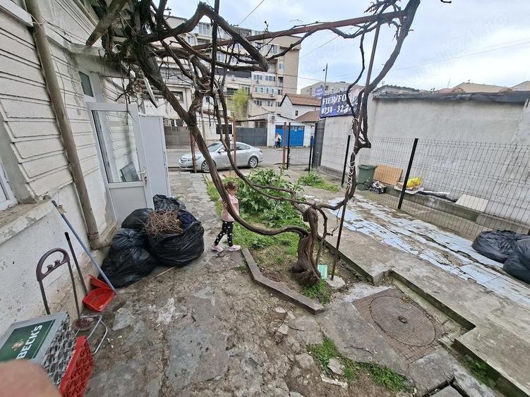 De Inchiriat Spa?iu Comercial - 2