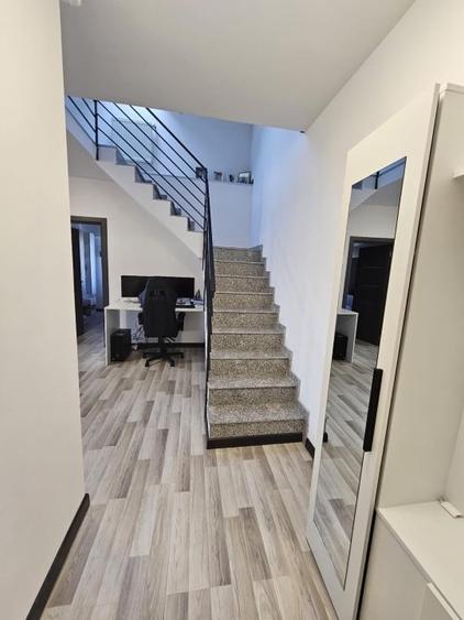Apartament cu 3 camere decomandat, mobilat în Jucu