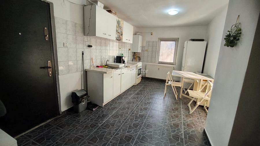 Apartament 3 camere decomandat parter, zona Mircea cel Batran