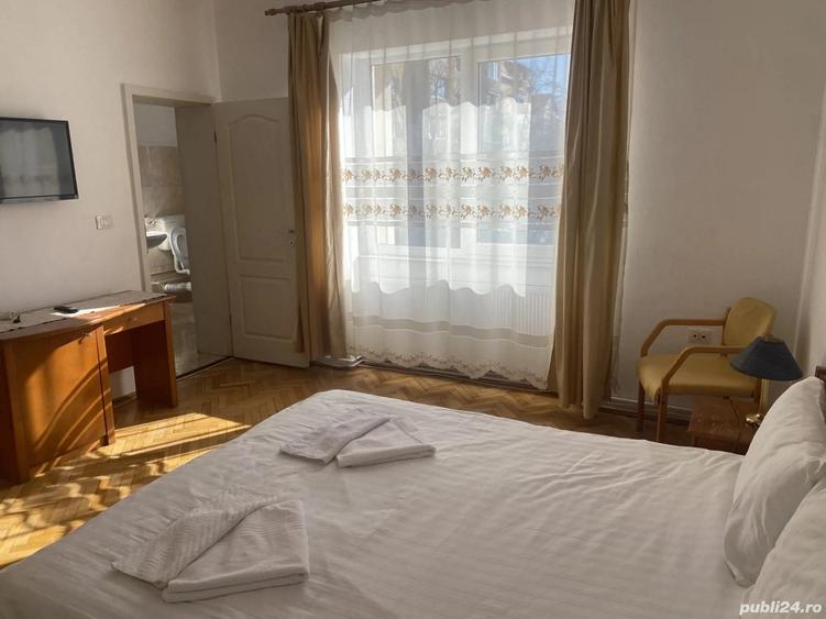 Inchiriez camera spa?ioasa in vila - 1