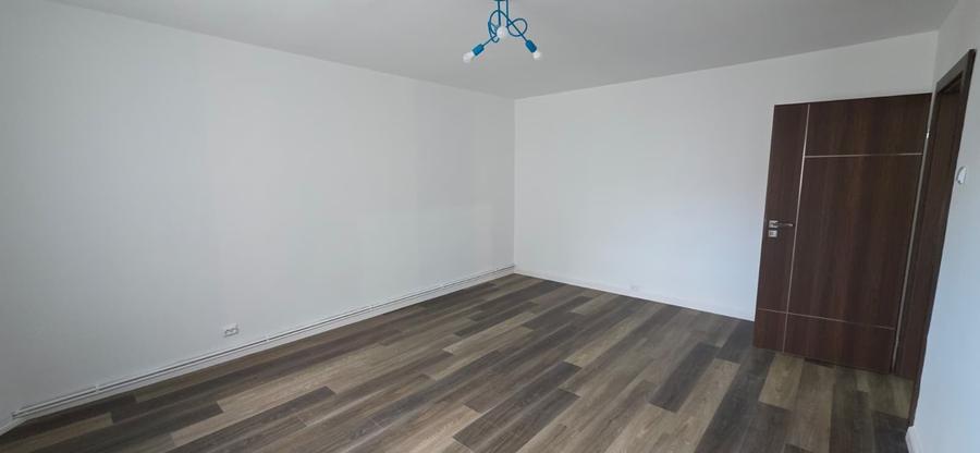 Renovat total totul nou apartament 4 camere parcul Sebastian cu centrala termica - 7