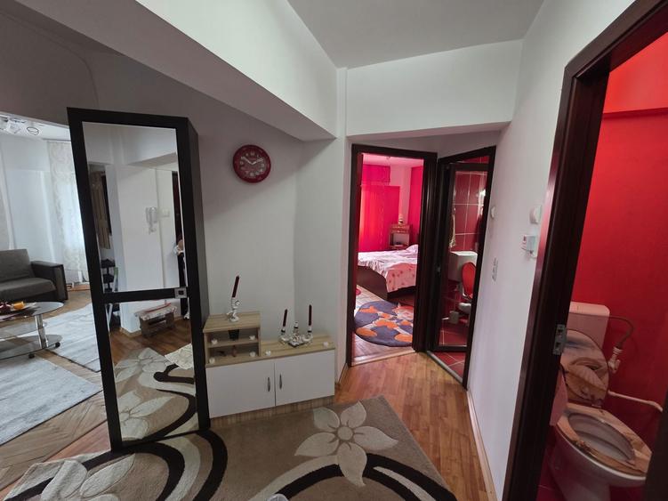 Apartament 3 camere ,Petrila str Republicii - 5