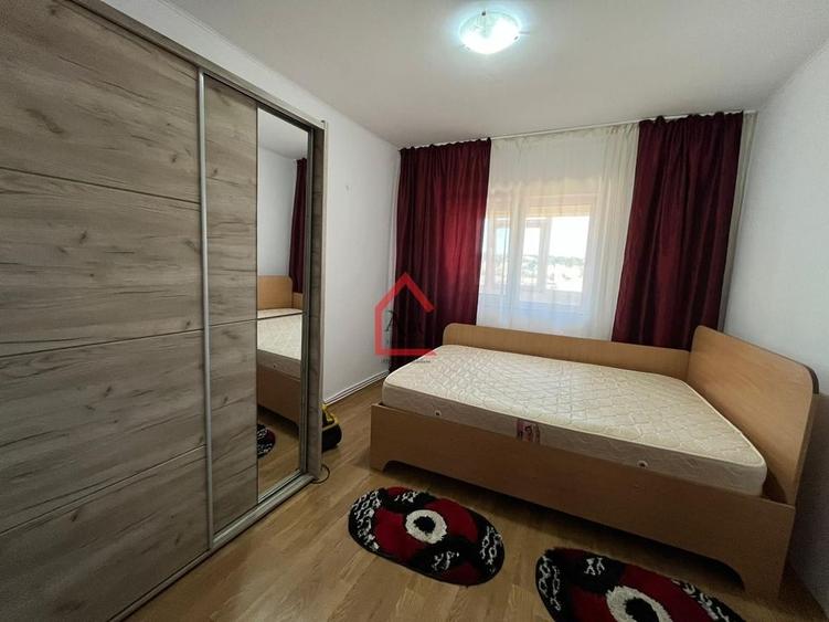 Apartament cu 3 camere, Decomandat, Dacia - 3