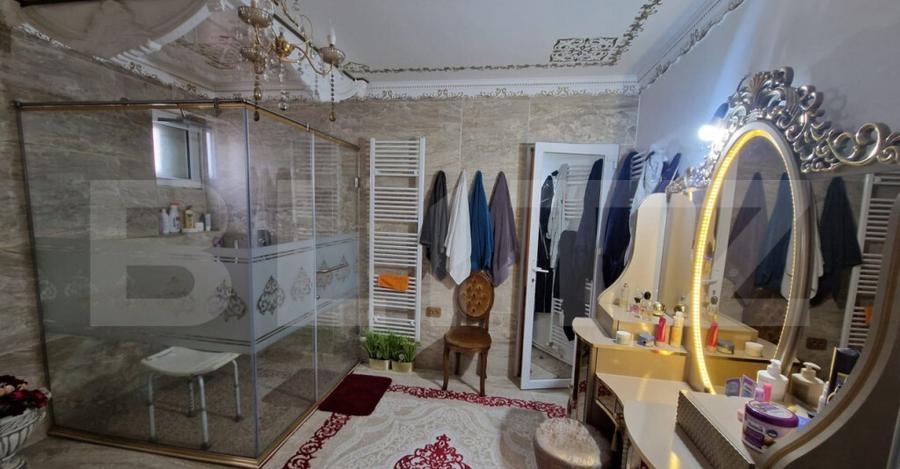Casa exclusivista cu 4 dormitoare, 390 mp utili, zona Calea - 12