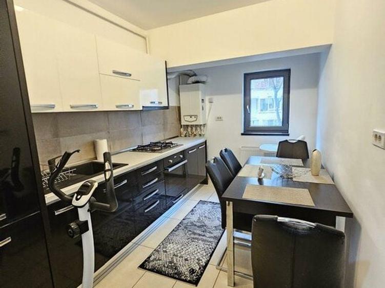 P.ta Sudului- 2 min. Metrou| Loc parcare ADP| CT proprie-bloc nou| decomandat - 8