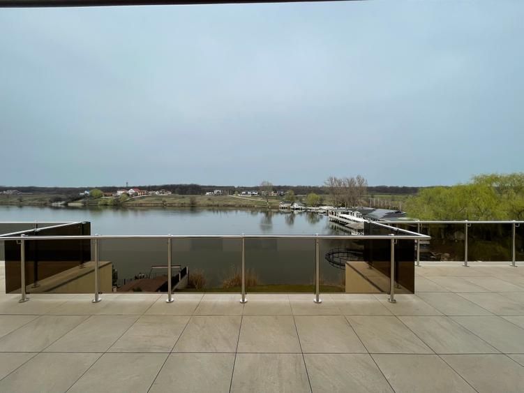 Vanzare VILA la cheie 338 mp  teren 800 mp - pe malul lacului Laguna Verde - 3