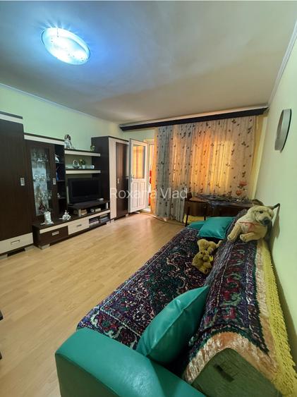 Apartament două camere - zona Longinescu - etaj 2/3