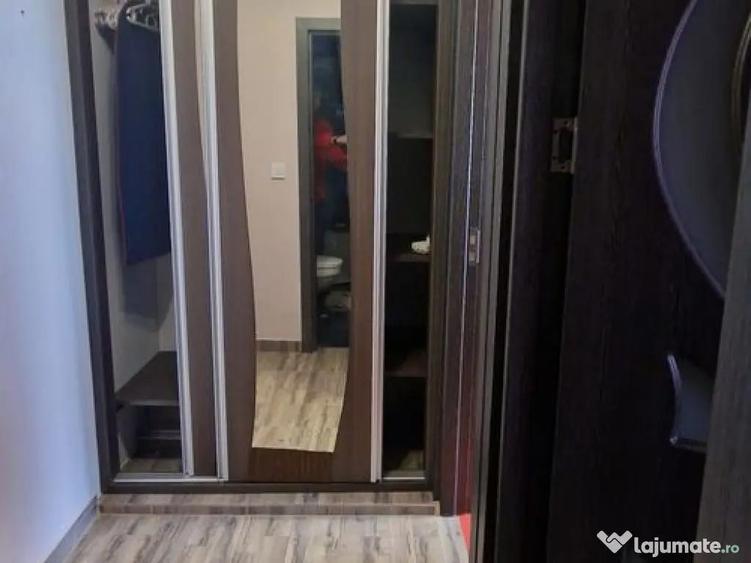 Garsoniera decomandata zona Far. - 5