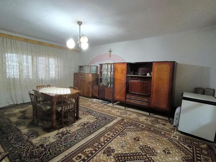Casa saseasca 3 camere si 1400 mp teren in Brateiu - jud. Sibiu - 12