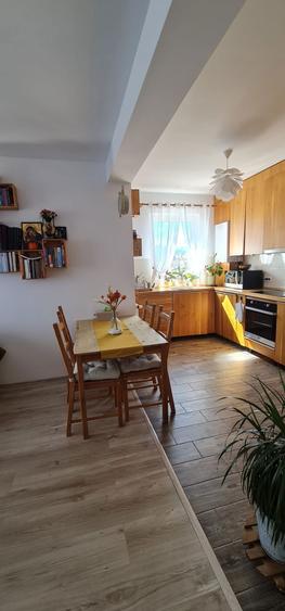 Apartament 3 camere de inchiriat Brasov Zona Coresi Loc parcare - 1