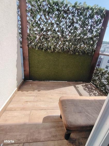 Apartament cu 3 camere semidecomandat în Florești