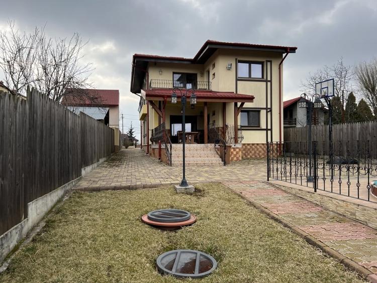 Casă individuală cu 4 camere cu Piscina în Găgeni
