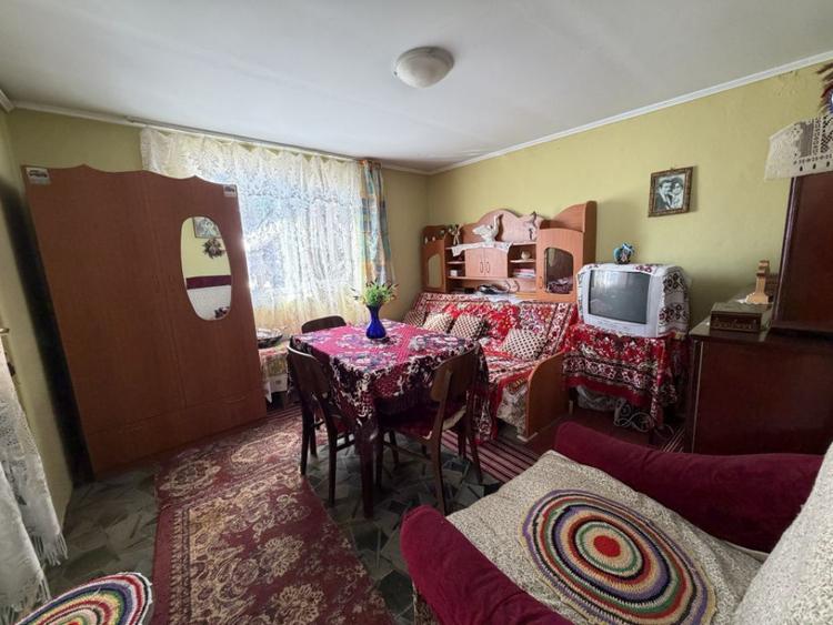 Casă cu 4 camere cu Canalizare în Priboieni
