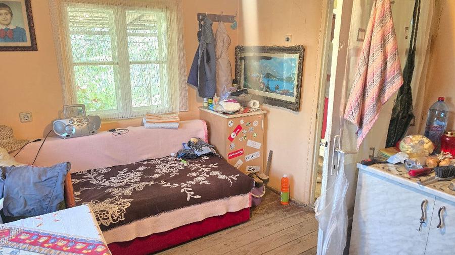 Casă cu 2 camere cu Teren 411 Mp în Viile Noi