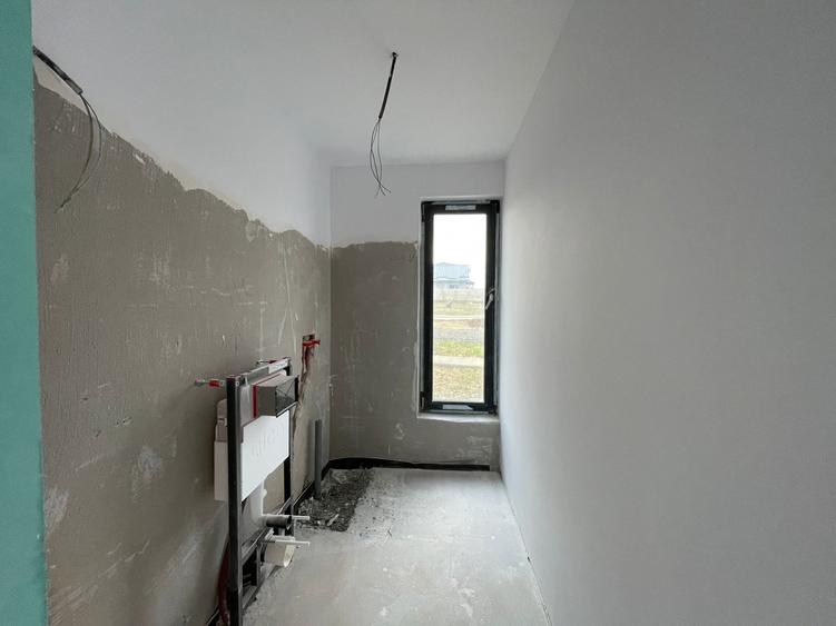 Casă individuală cu 5 camere cu Canalizare în Giarmata