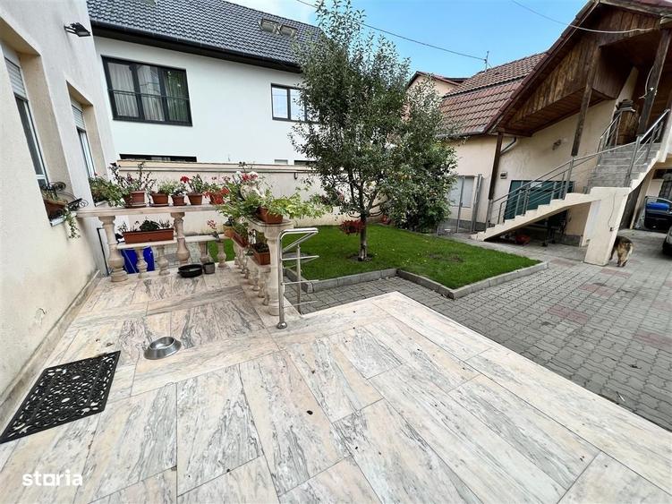 Casă cu 4 camere în Trei Stejari