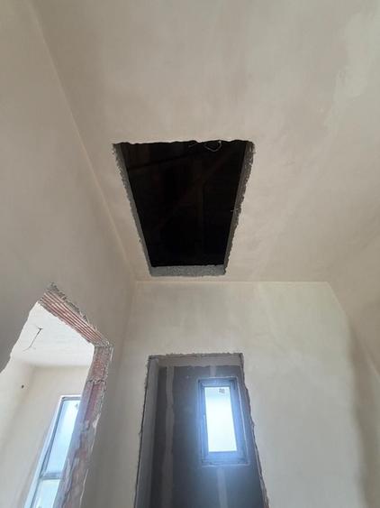 Duplex cu 4 camere cu Canalizare în Central