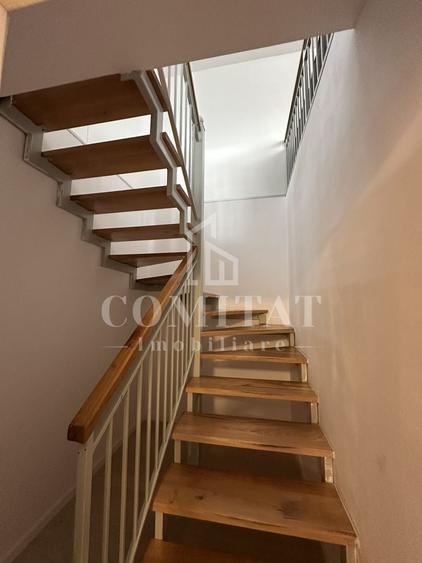 Apartament cu 5 camere semidecomandat, mobilat în Între Lacuri