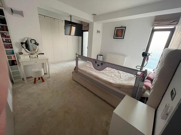 Casă individuală cu 4 camere cu Teren 500 Mp în Exterior Est