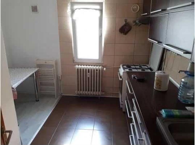 Apartament cu 4 camere decomandat în Morarilor