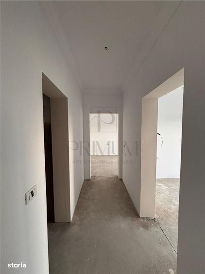 Apartament cu 3 camere semidecomandat în Moșnița Nouă