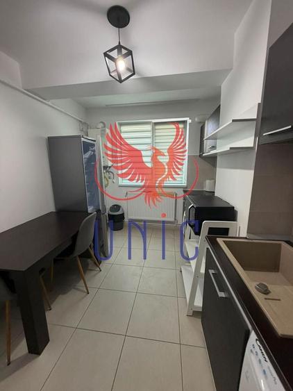 Garsonieră decomandată, mobilată în 1 Mai