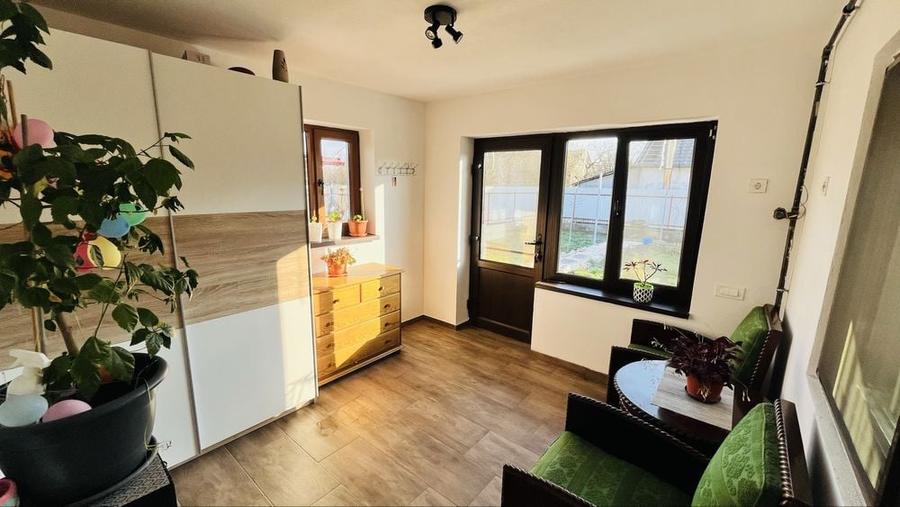Casă cu 2 camere în Podu Oltului
