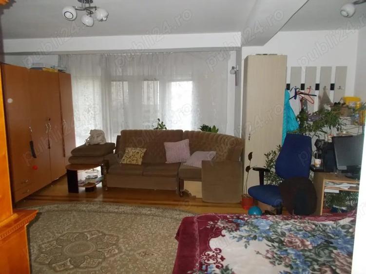 Casă cu 4 camere în Moșnița Veche