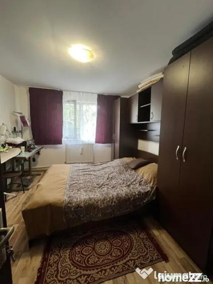 Casă cu 7 camere cu Teren 2354 Mp în Malu Mare