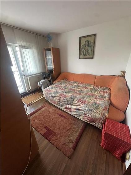 Apartament cu 3 camere decomandat, mobilat în Lipovei