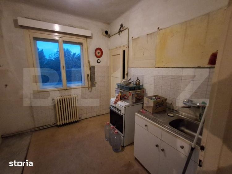 Casă cu 5 camere cu Teren 252 Mp în Solidarității