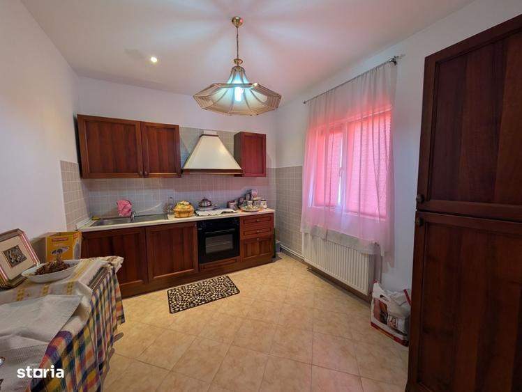 Casă cu 4 camere în Lilieci