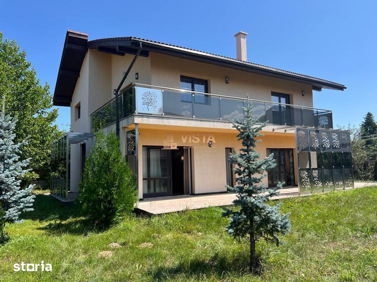 Casă cu 4 camere cu Teren 810 Mp în Central