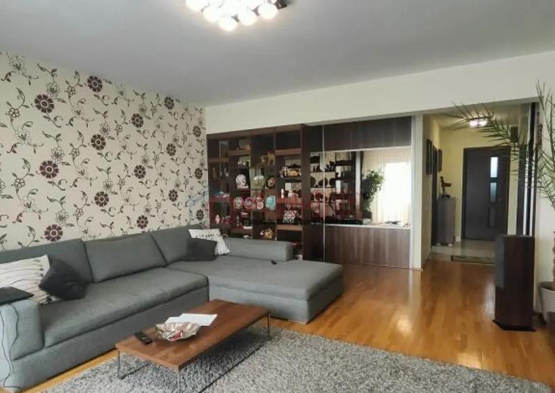 Apartament cu 3 camere decomandat în Eroii Revoluției