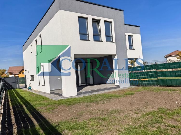 Duplex cu 4 camere cu Canalizare în Săcălaz