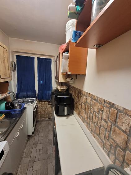 Apartament cu 3 camere semidecomandat în Dacia