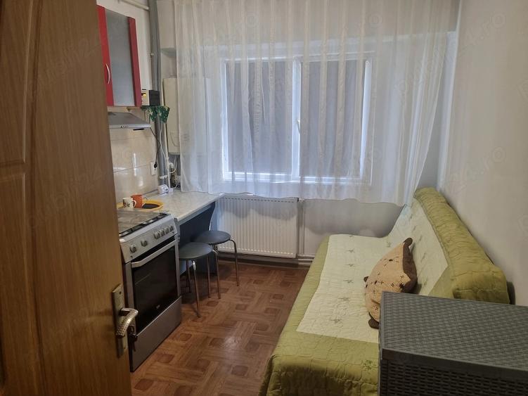 Garsonieră decomandată în Central