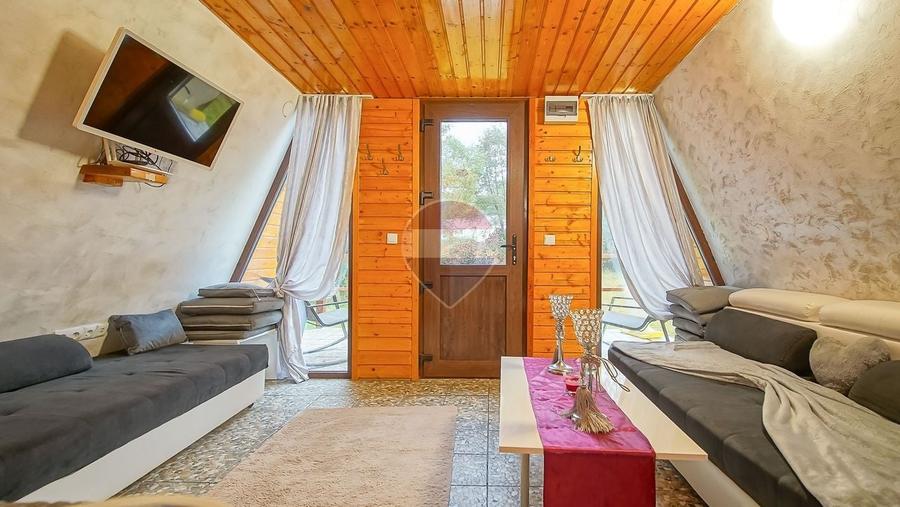 Casă individuală cu 3 camere cu Teren 3972 Mp în Predeluț